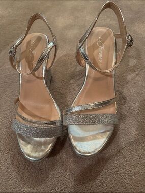 Forever 21 Silver Glitter Slingback Heels